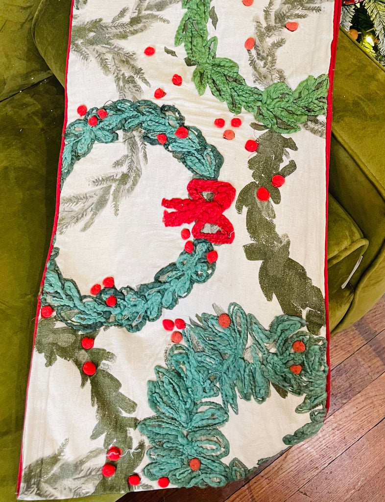DECK THE HALLS TABLE RUNNER