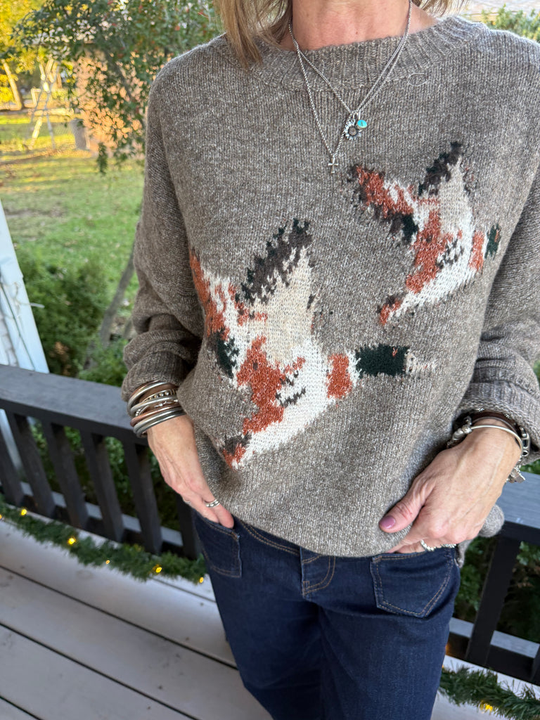 LAKELINE SWEATER