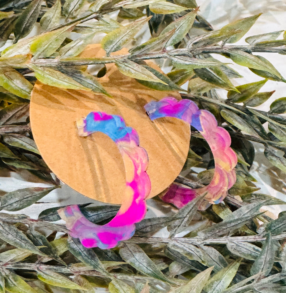 TIE DYE SCALLOP HOOPS