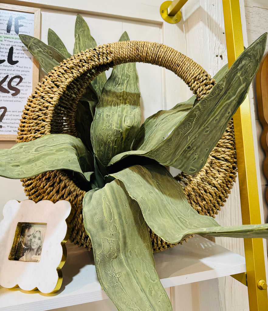 WOVEN WALL BASKET