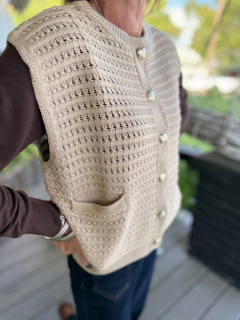 HIGH ROAD SWEATER VEST