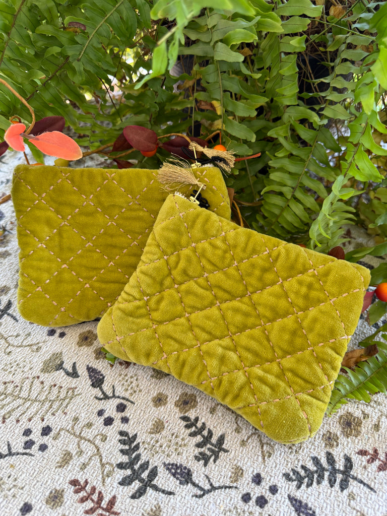 HEIRLOOM VELVET POUCH