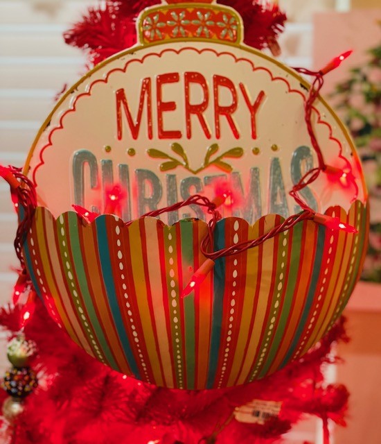 ORNAMENT WALL POCKET